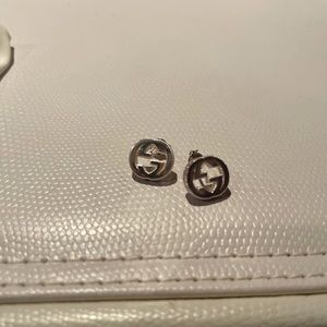 Gucci interlocking silver G earrings!